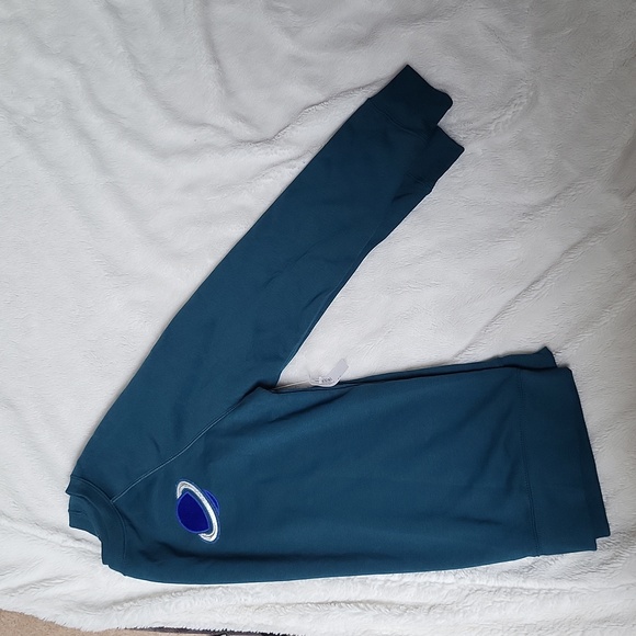 NWT! Space Turquoise Sweatshirt! Size Small! - Picture 10 of 10